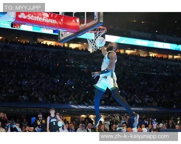 末节狂砍14分杰伦布朗全场25投11中斩获31分9篮板2助攻2封盖表现出色